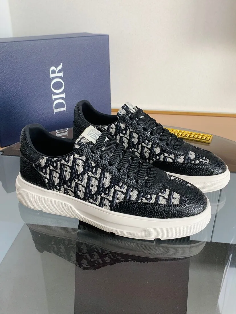 Factory price 420⌚️⌚️[Dior] Dior's new men's genuine leather casual shoes, the highest version on the market, any comparison is welcome🆚! The original leather has excellent texture and is super high-end! Fetal sheep net lining imported from Italy, removable pad! Luxurious materials and fine workmanship, highly recommended! Code number: 38-444⃣️Color optional